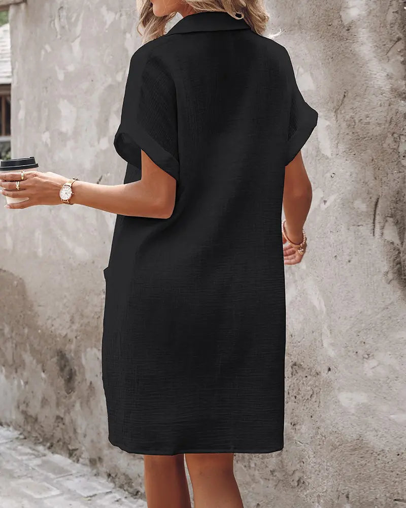 ÉLISE | ROBE DÉCONTRACTÉE AVEC COL COL RELEVÉ, MANCHES COURTES ET BOUTONS, AVEC POCHE