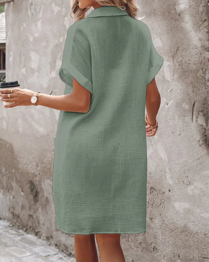 ÉLISE | ROBE DÉCONTRACTÉE AVEC COL COL RELEVÉ, MANCHES COURTES ET BOUTONS, AVEC POCHE