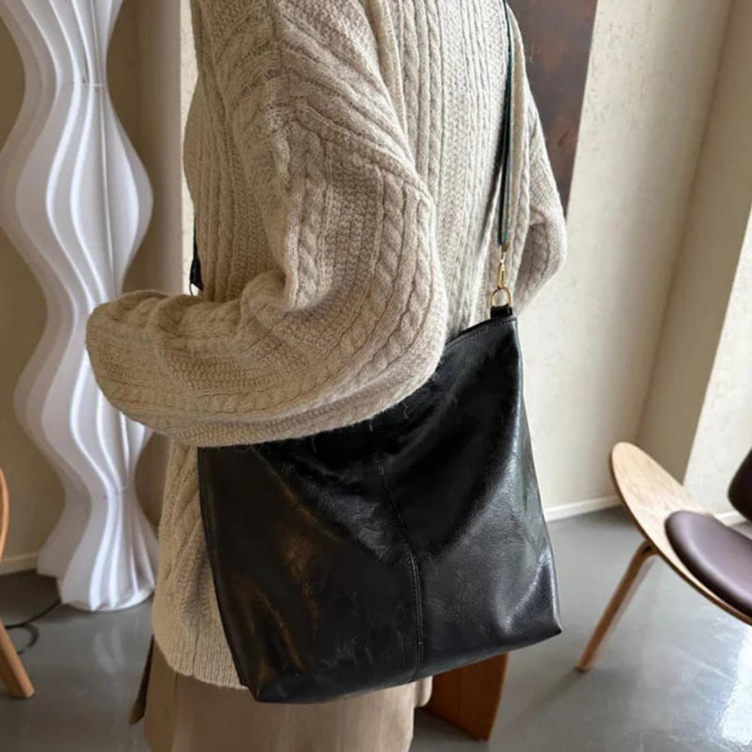Chelsey | Sac à bandoulière en cuir avec pendentif vintage