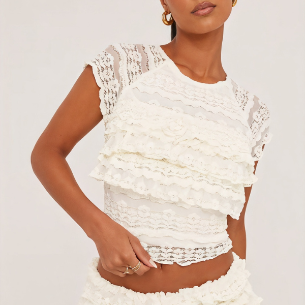 BROOKLYNNE -ENSEMBLE HAUT À MANCHES CHIC ET SHORT À VOLANTS