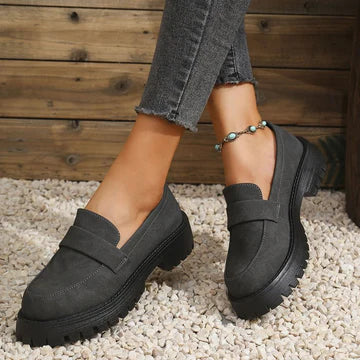 Amelia | Comfortable black suede loafers with a thick, padded sole