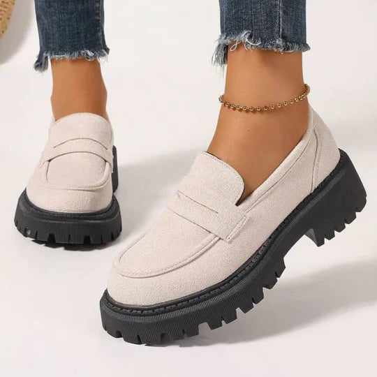 EMILIE | COMFORTABLE LOAFERS IN WHITE SUEDE WITH A THICK, PADDED SOLE