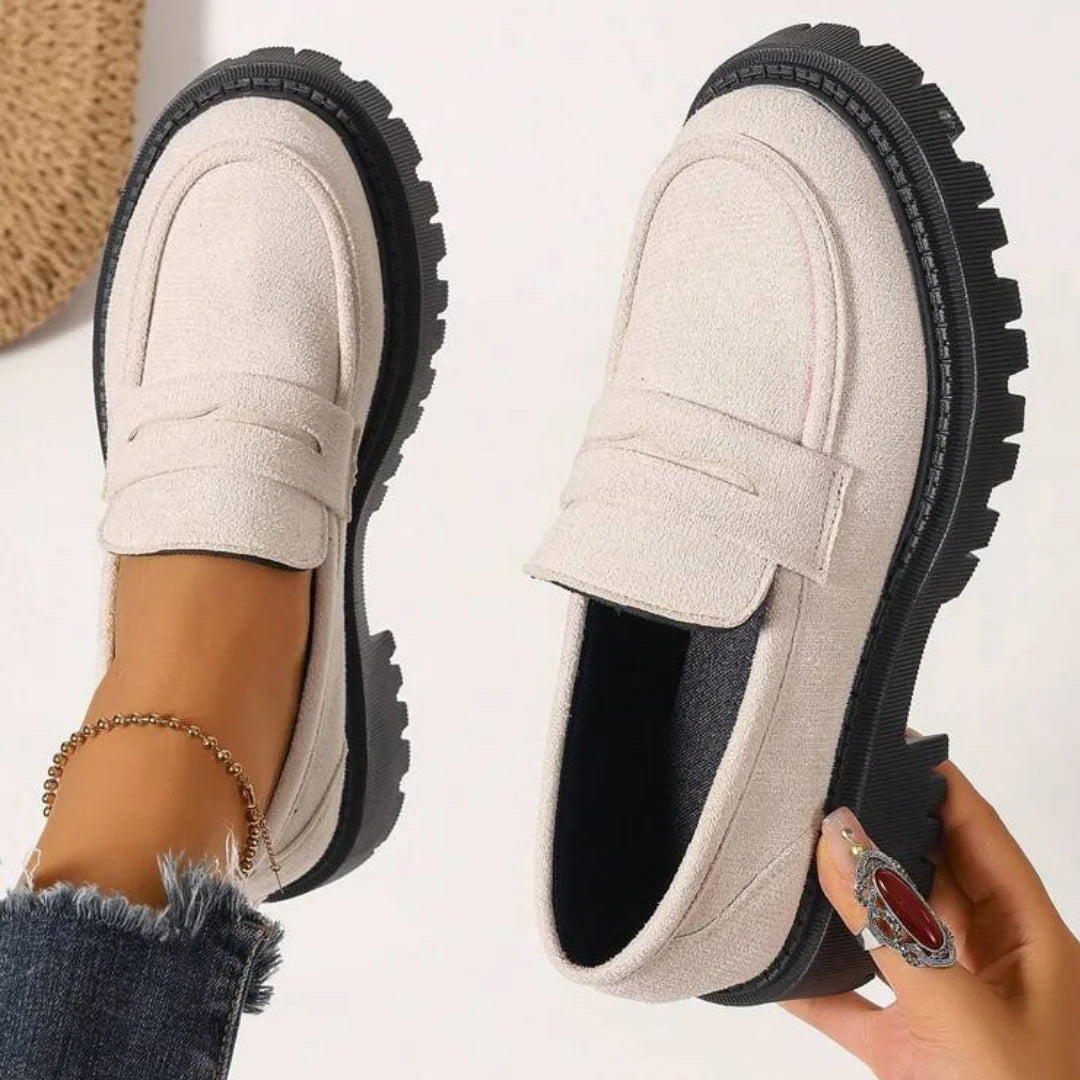 EMILIE | COMFORTABLE LOAFERS IN WHITE SUEDE WITH A THICK, PADDED SOLE
