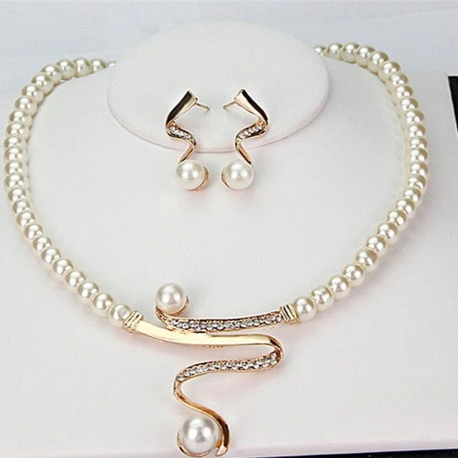 NATURAL PEARL NECKLACE AND EARRINGS SET