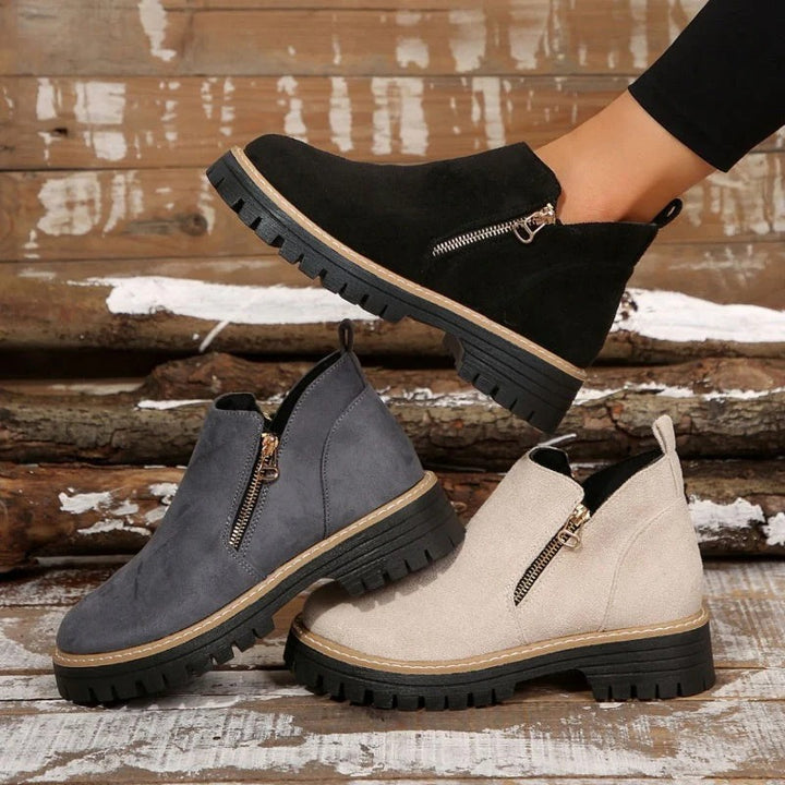 WOMEN'S ANKLE BOOTS WITH ROUND TOE AND SIDE ZIP