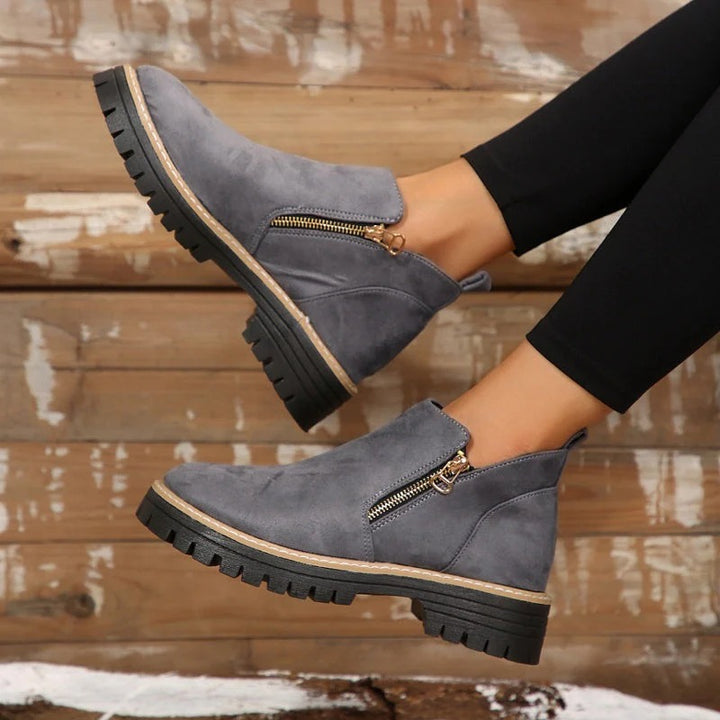 WOMEN'S ANKLE BOOTS WITH ROUND TOE AND SIDE ZIP